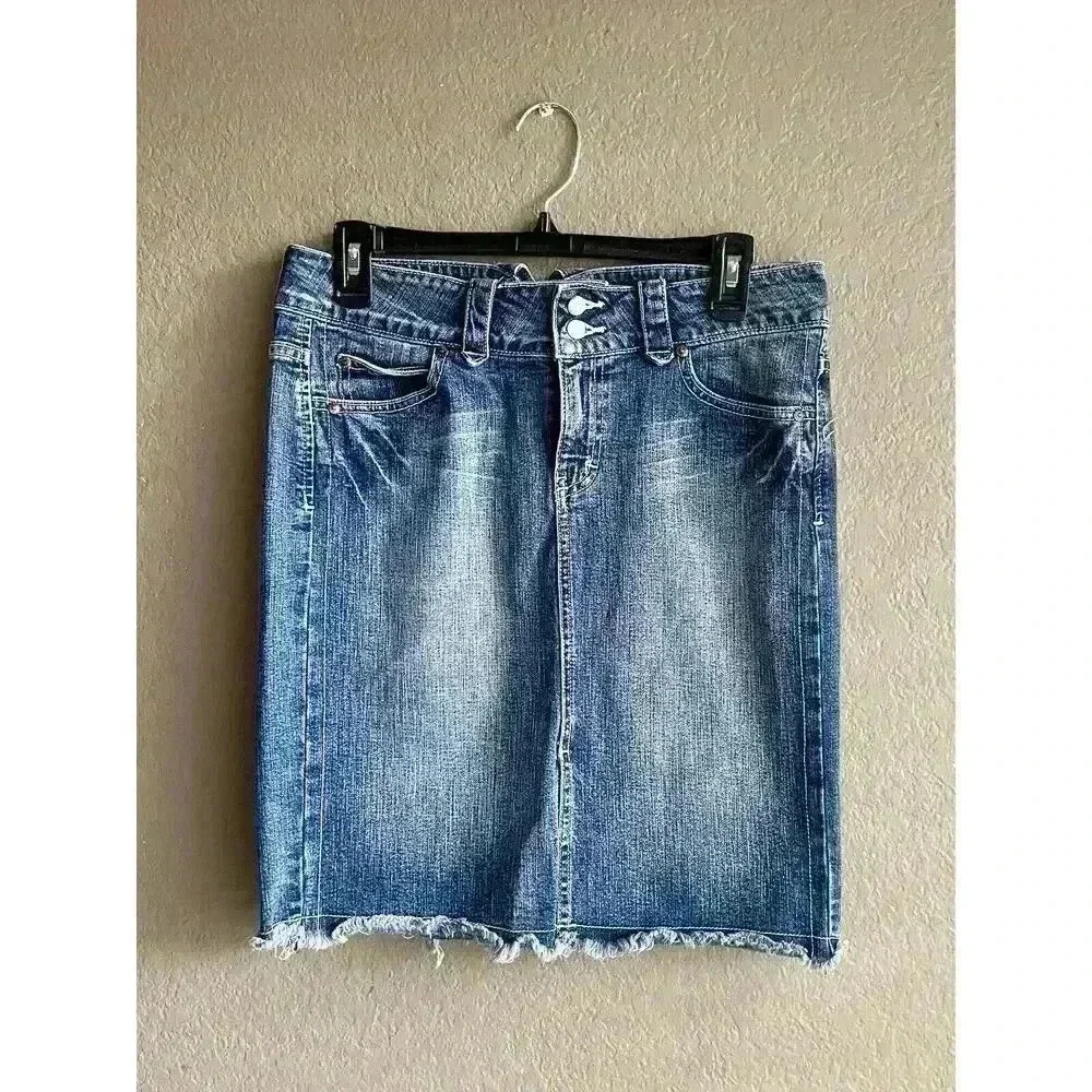 Y2k 2000's Guess mini denim skirt size 29‎ Frayed Hem coastal barn streetware